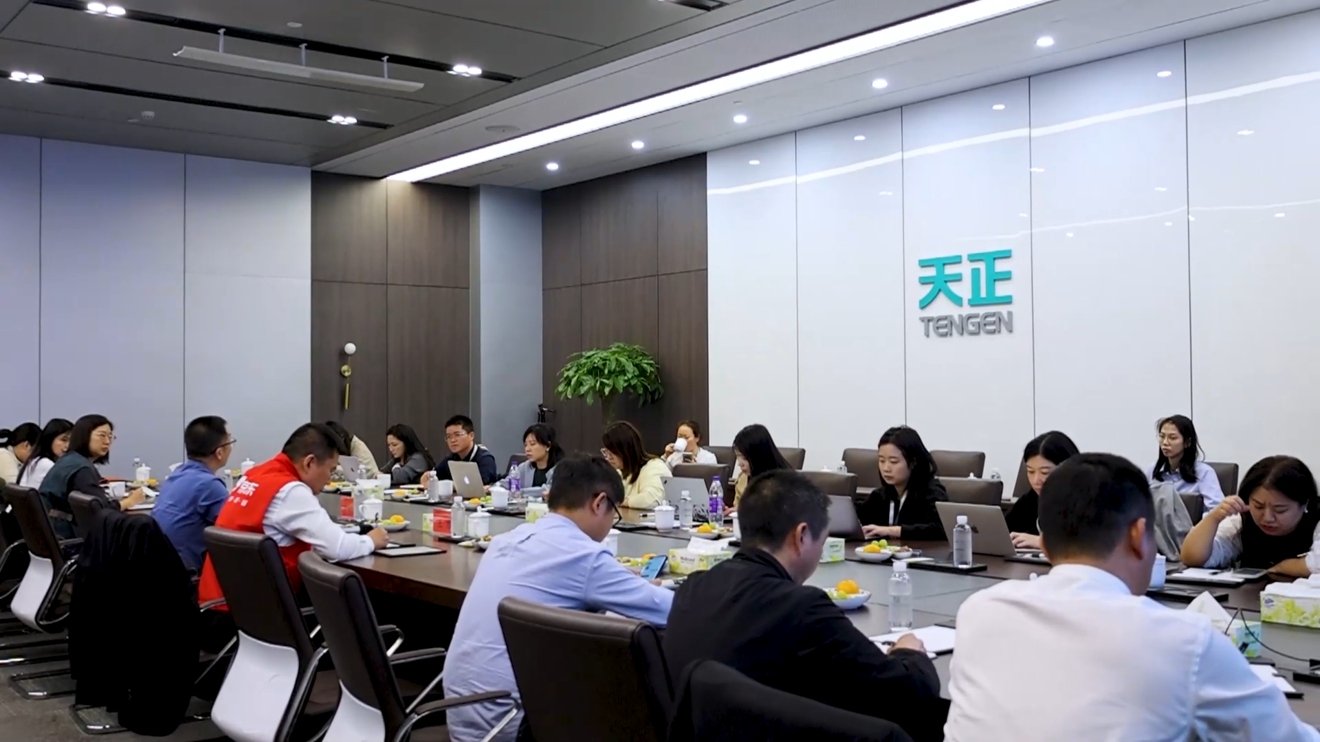 京东工业走进EVO真人视讯，探访产业数智化之路！
